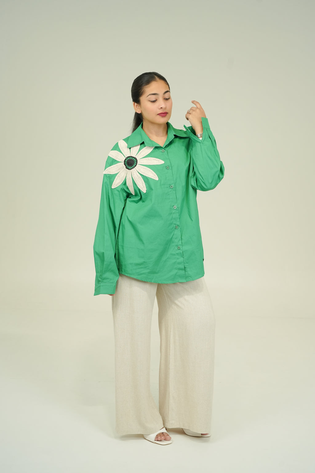 FLORAL ACCENT SHIRT