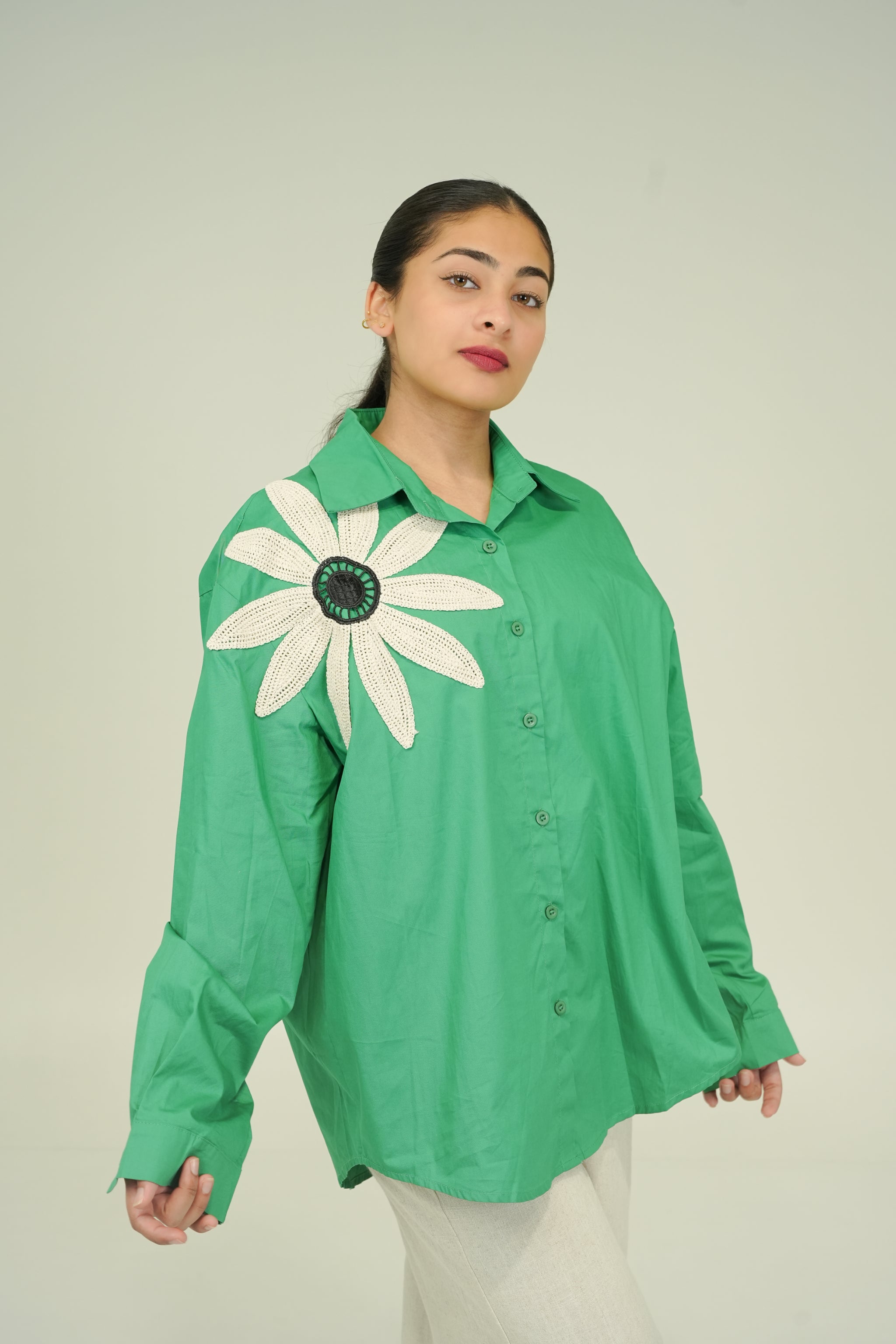 FLORAL ACCENT SHIRT
