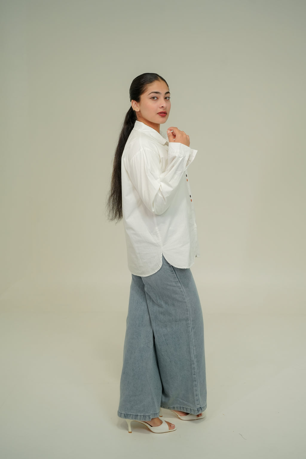 BUTTON MUSE SHIRT